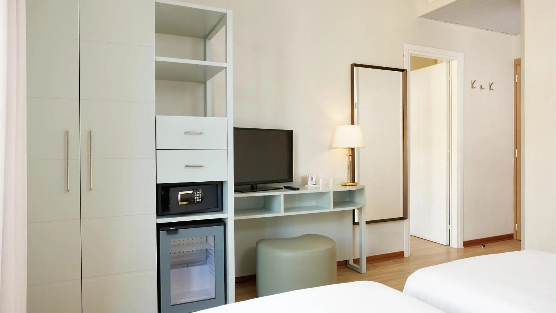 לידו די ג'סולו Hotel Croce Di Malta 4*, לידו די ג'סולו