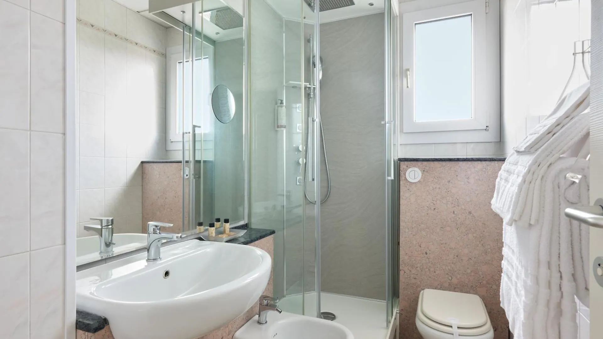 לידו די ג'סולו Hotel Croce Di Malta 4*, לידו די ג'סולו