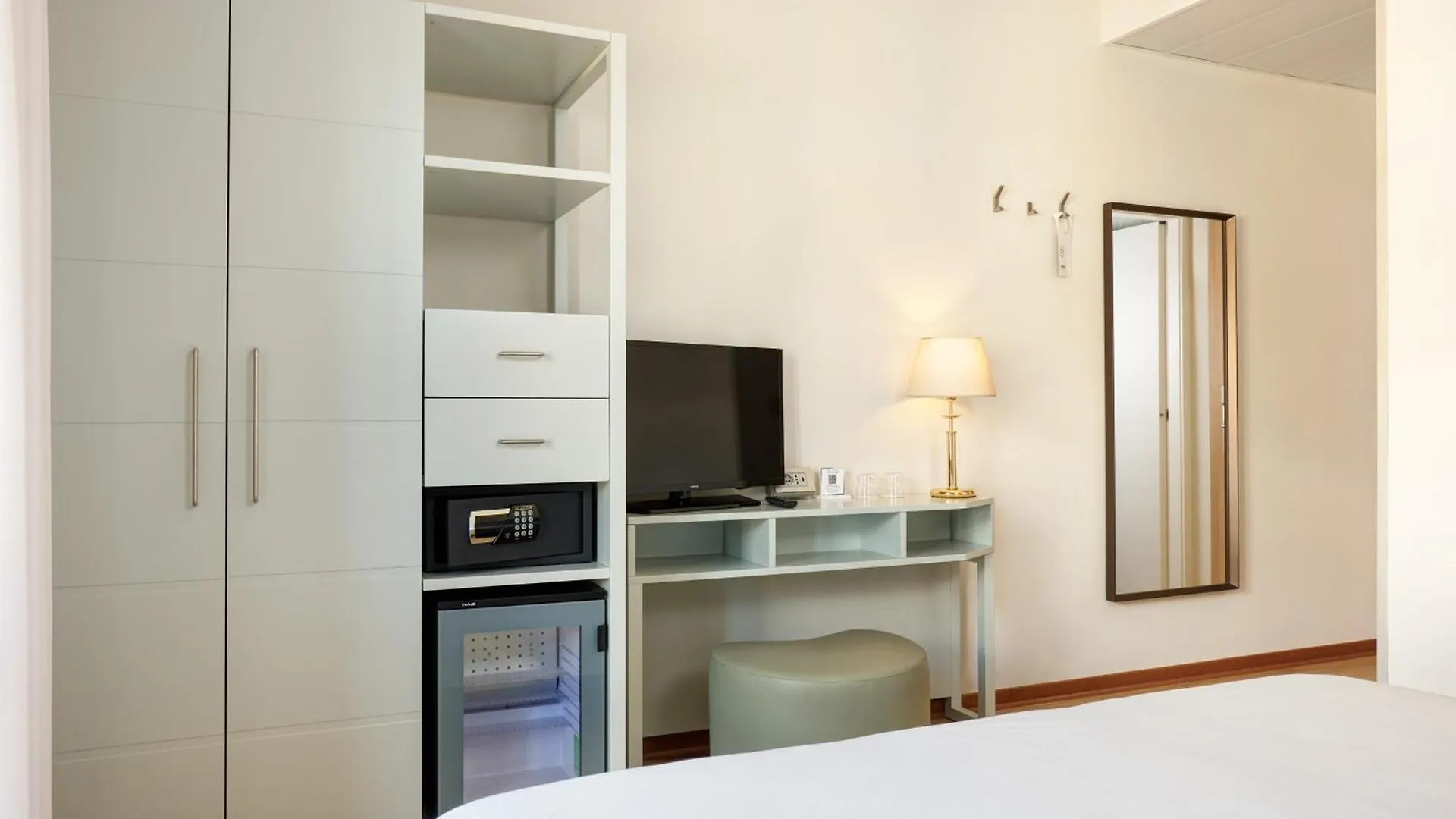 לידו די ג'סולו Hotel Croce Di Malta