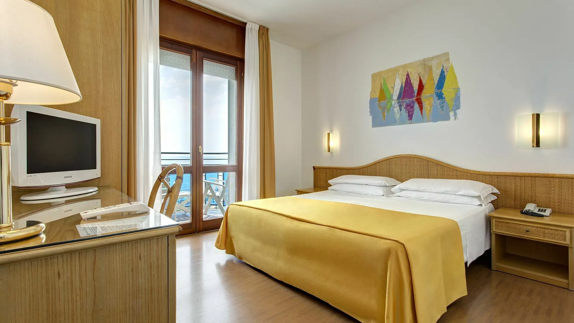 לידו די ג'סולו Hotel Croce Di Malta לידו די ג'סולו